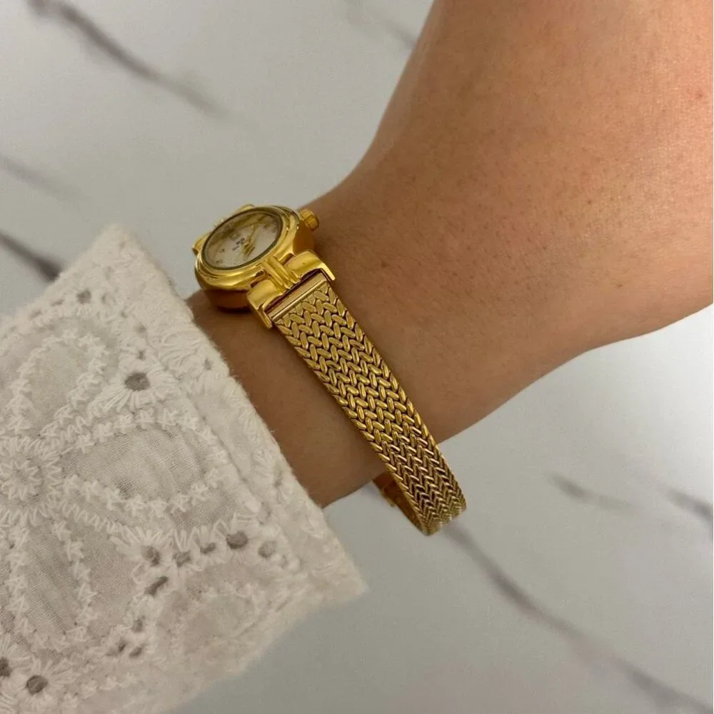 Sku0453 Retro Gold White dial Women Casual Bracelet Oval‎ Watch + gift bag